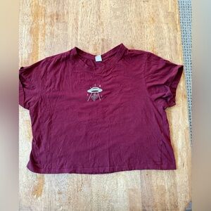 Vibe'n Maroon Casual Crop Tee‎